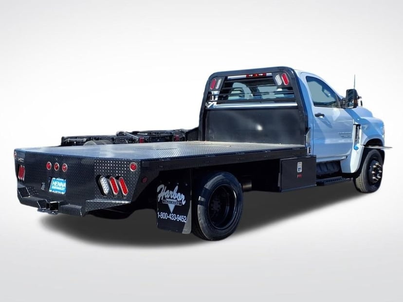 2023 Chevrolet Silverado 5500 HD - Image 3