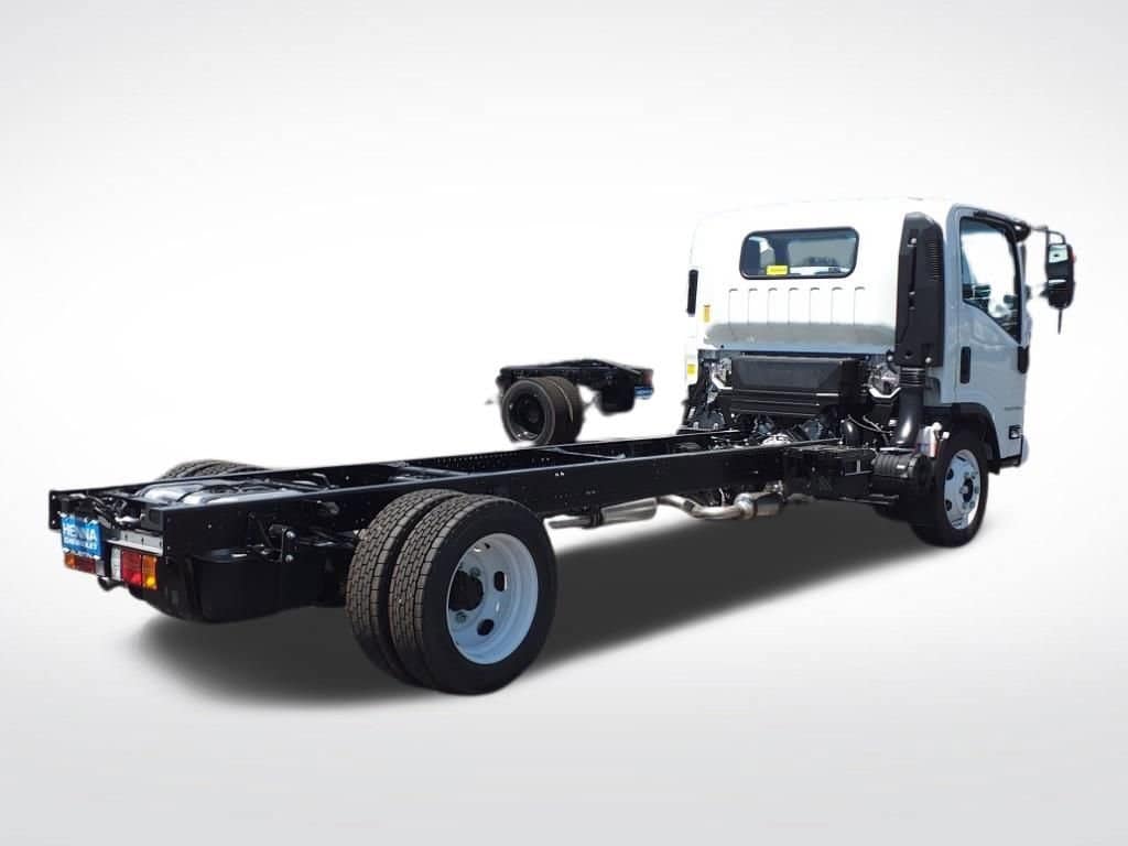 2025 Chevrolet Low Cab Forward 4500 HG - Image 4