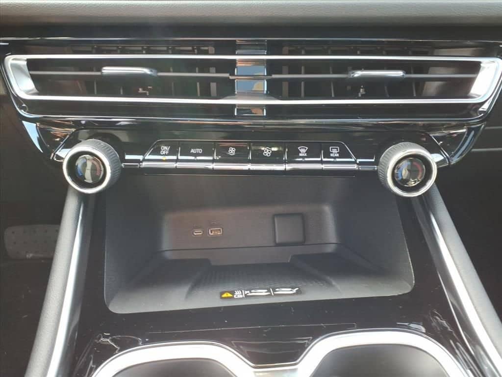 2026 Chevrolet Traverse - Image 22