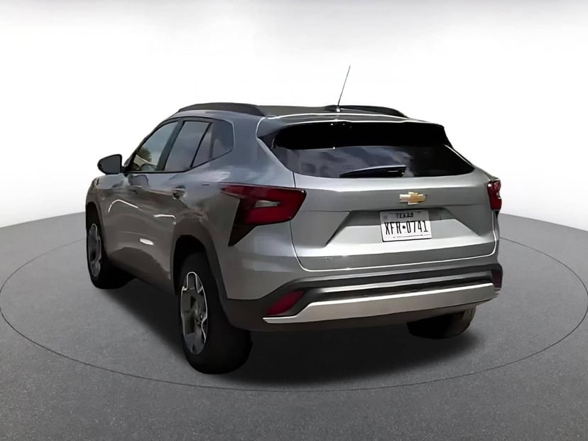 2025 Chevrolet Trax - Image 15