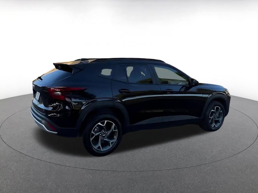 2025 Chevrolet Trax - Image 12