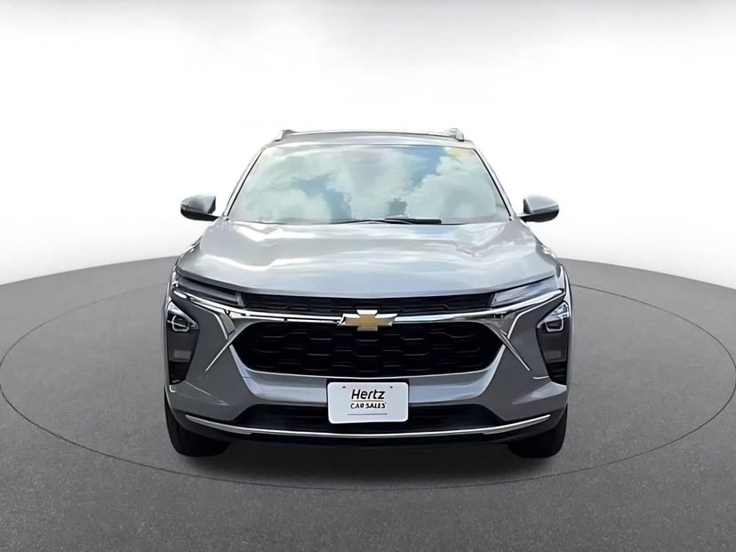 2025 Chevrolet Trax - Image 5