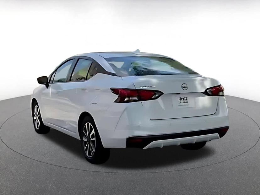 2025 Nissan Versa - Image 6