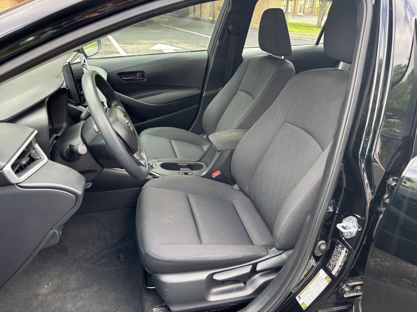 2025 Toyota Corolla - Image 31