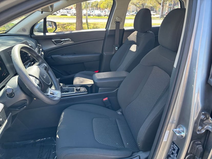 2025 Kia Sportage - Image 31