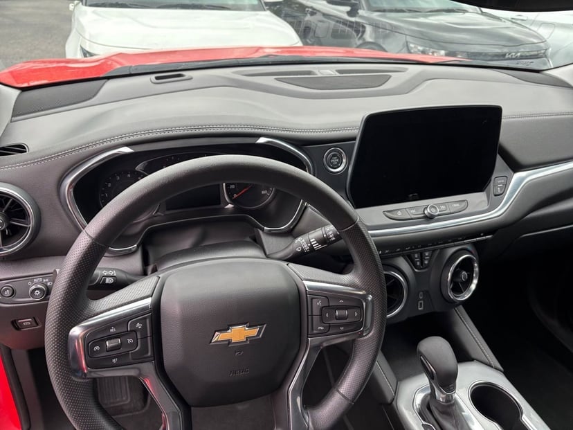 2025 Chevrolet Blazer - Image 29