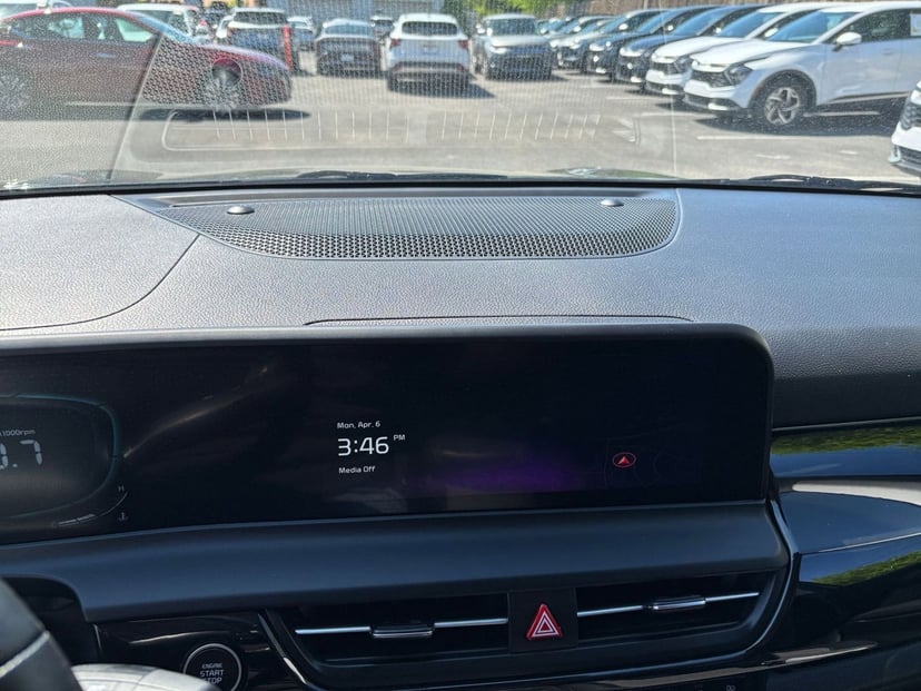 2025 Kia Seltos - Image 17