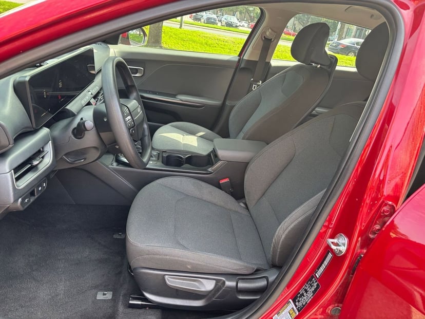 2025 Kia K4 - Image 31