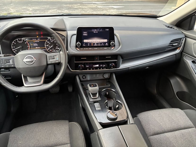 2025 Nissan Rogue - Image 28