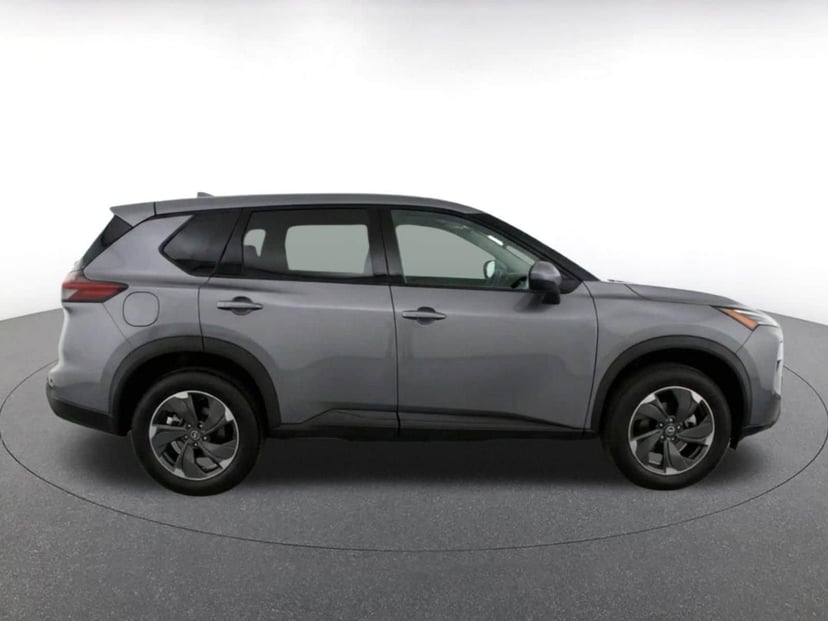 2025 Nissan Rogue - Image 8