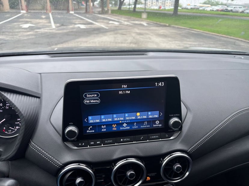 2025 Nissan Sentra - Image 17