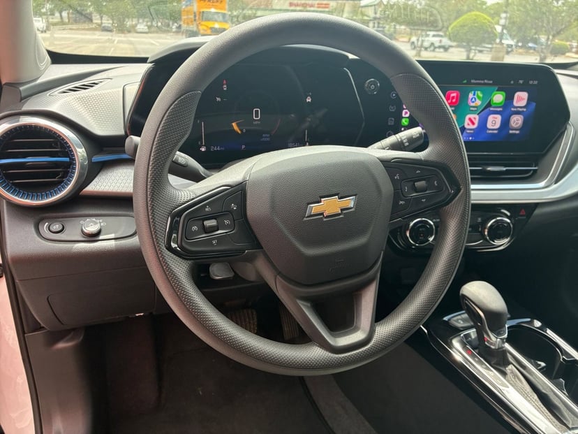 2025 Chevrolet Trax - Image 32