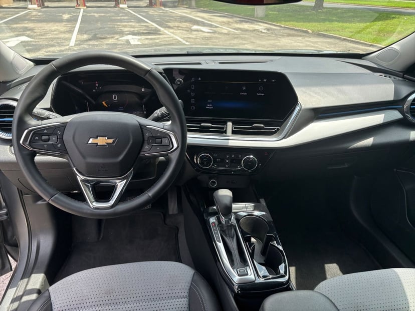 2025 Chevrolet Trax - Image 28