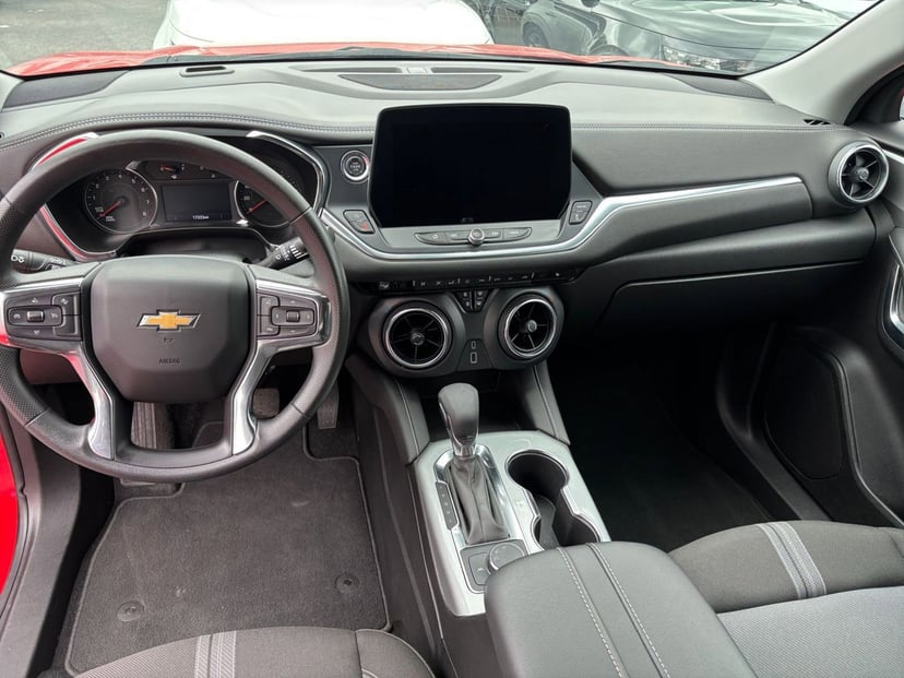 2025 Chevrolet Blazer - Image 28