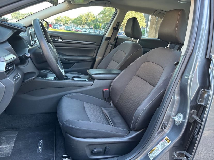 2025 Nissan Altima - Image 22