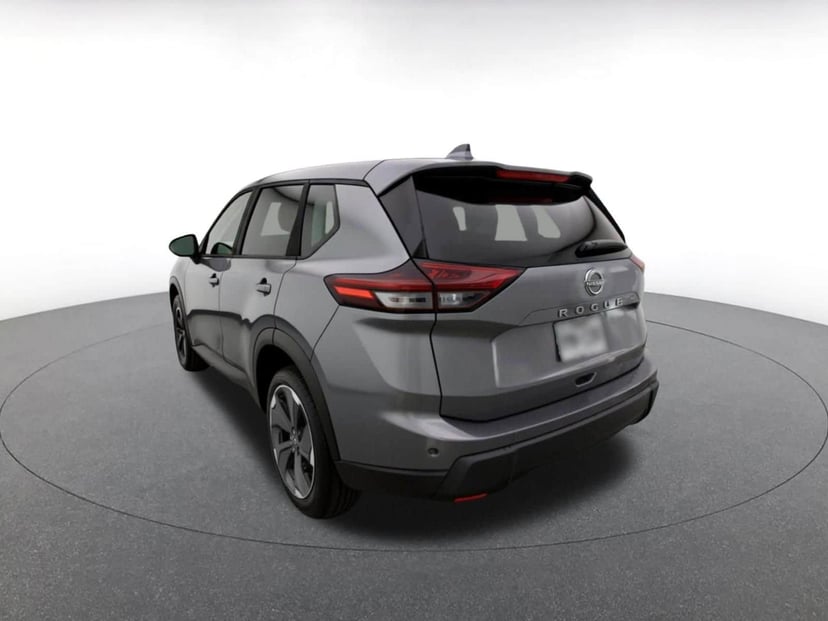 2025 Nissan Rogue - Image 5