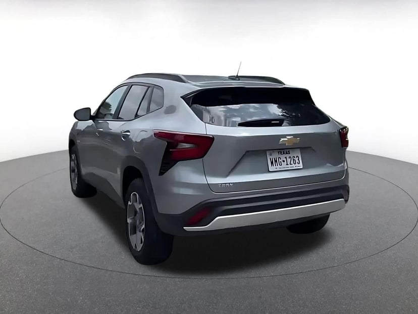 2025 Chevrolet Trax - Image 11