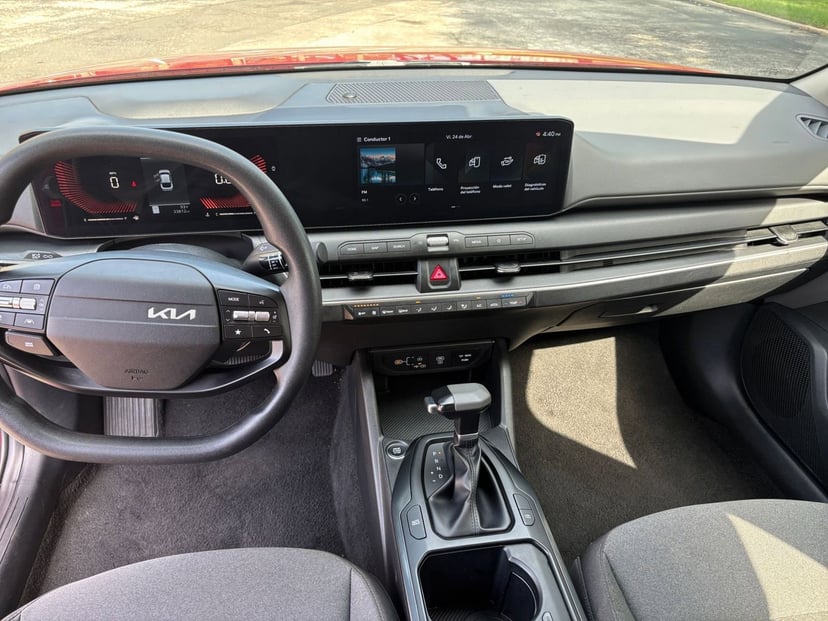 2025 Kia K4 - Image 28