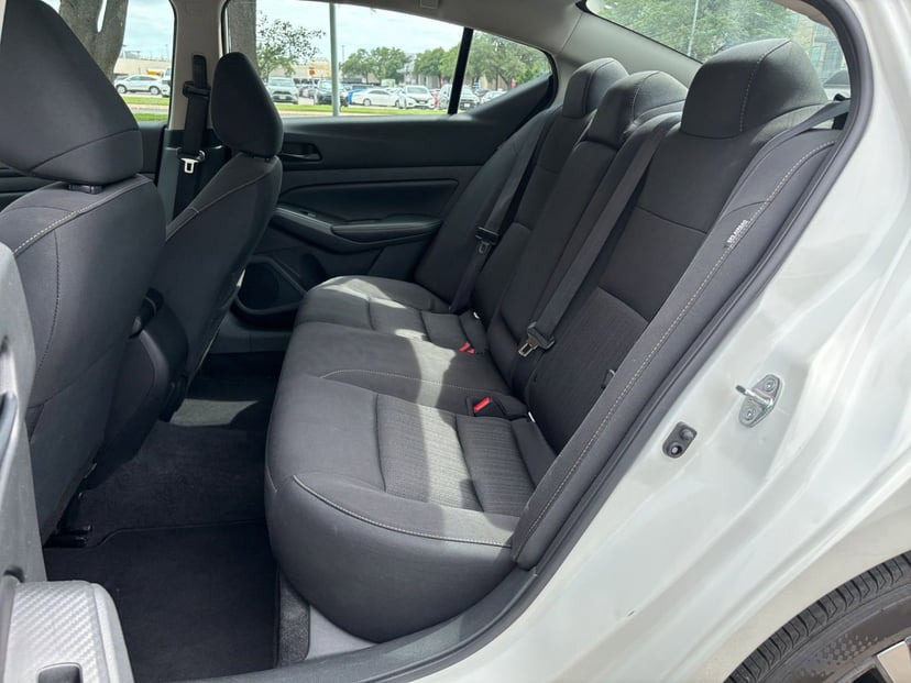 2025 Nissan Altima - Image 21