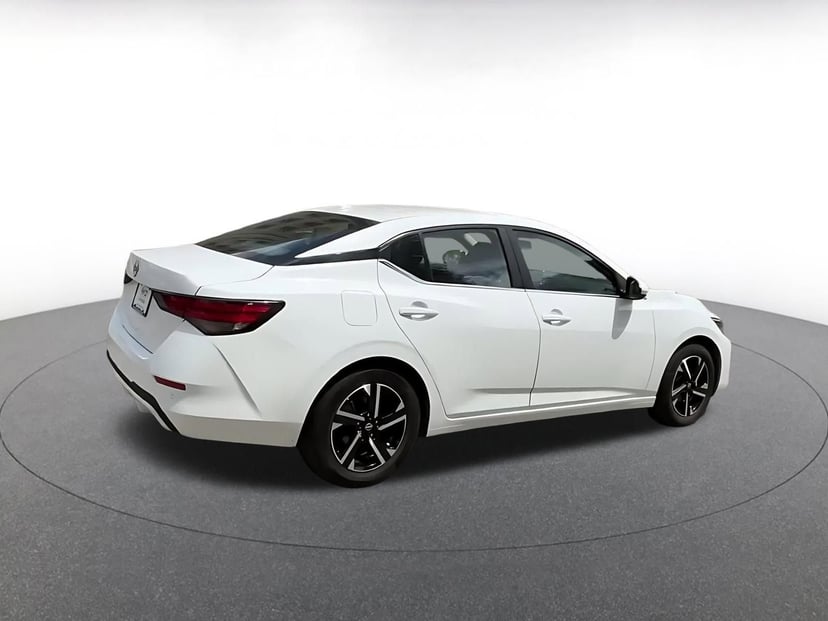 2025 Nissan Sentra - Image 13