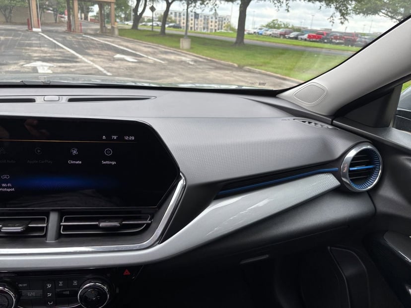 2025 Chevrolet Trax - Image 30