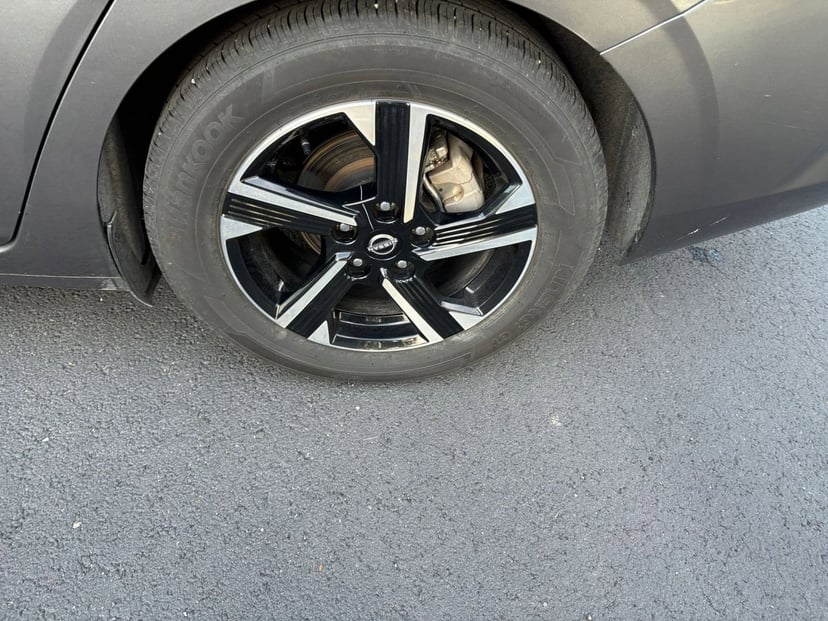 2025 Nissan Sentra - Image 25