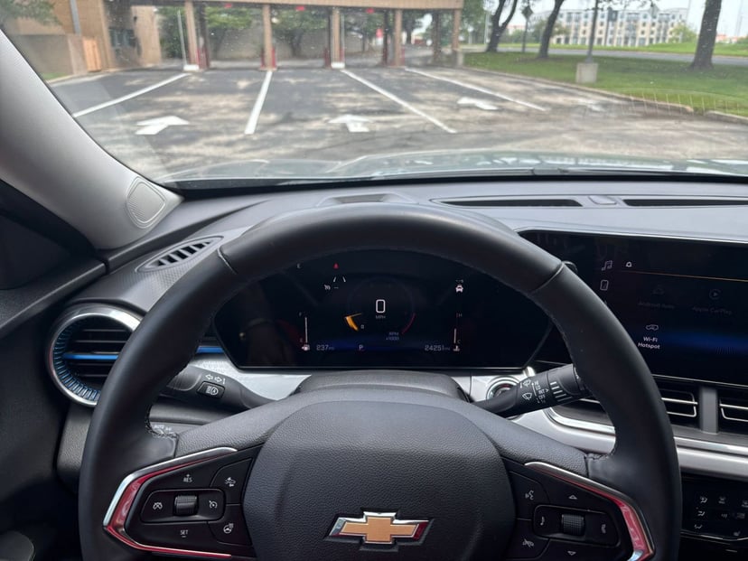 2025 Chevrolet Trax - Image 29