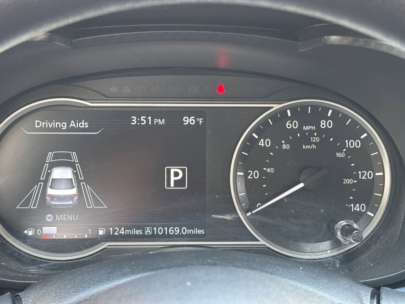 2025 Nissan Versa - Image 26