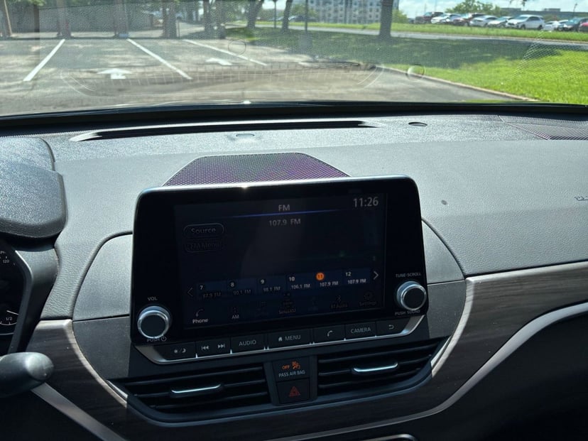 2025 Nissan Altima - Image 17