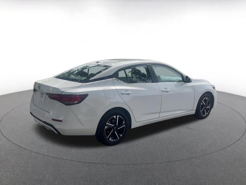 2025 Nissan Sentra - Image 13