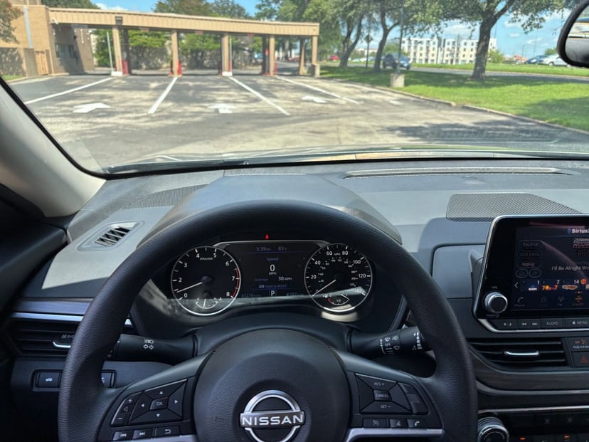 2025 Nissan Altima - Image 29