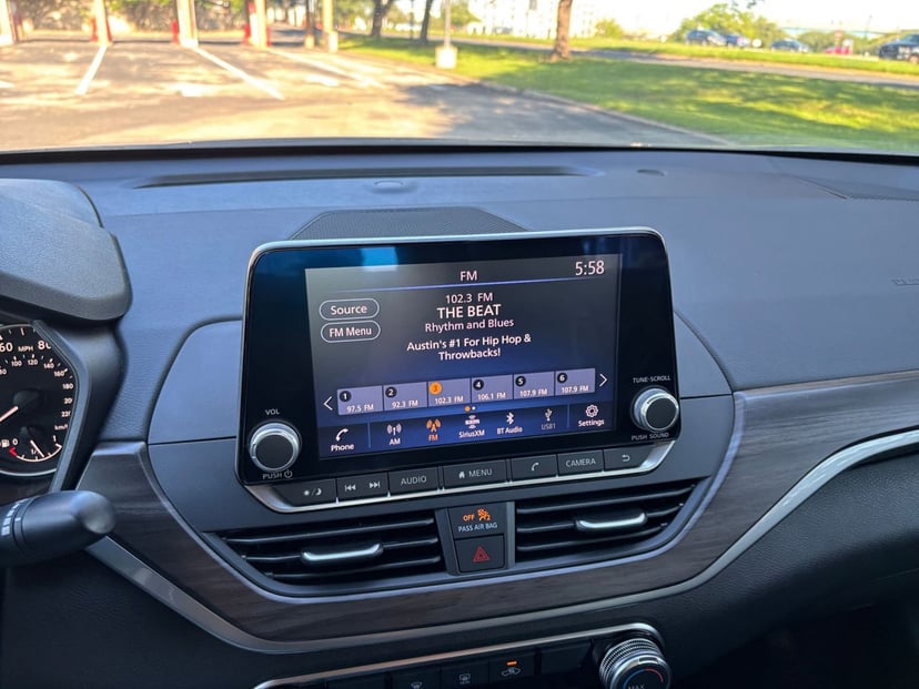 2025 Nissan Altima - Image 17