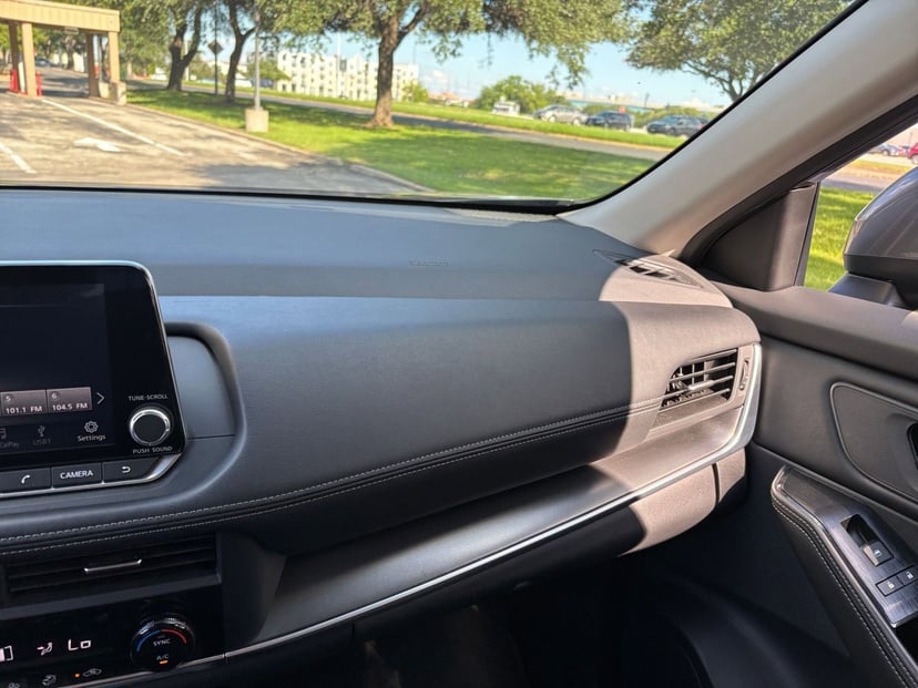 2025 Nissan Rogue - Image 25