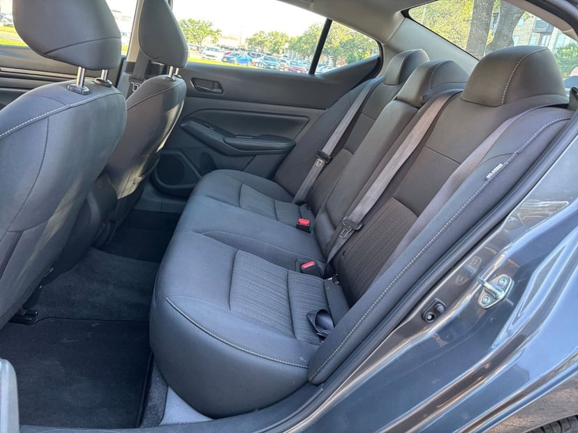 2025 Nissan Altima - Image 21