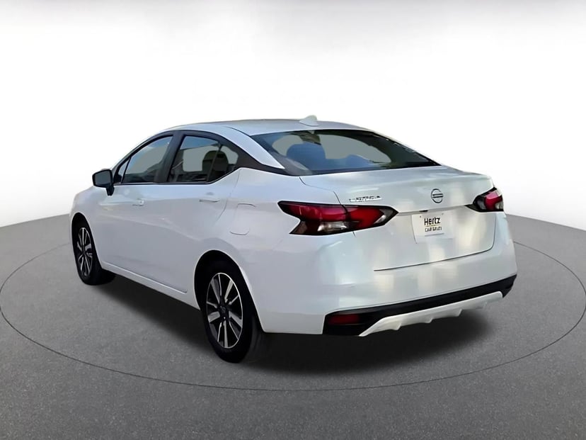 2025 Nissan Versa - Image 8