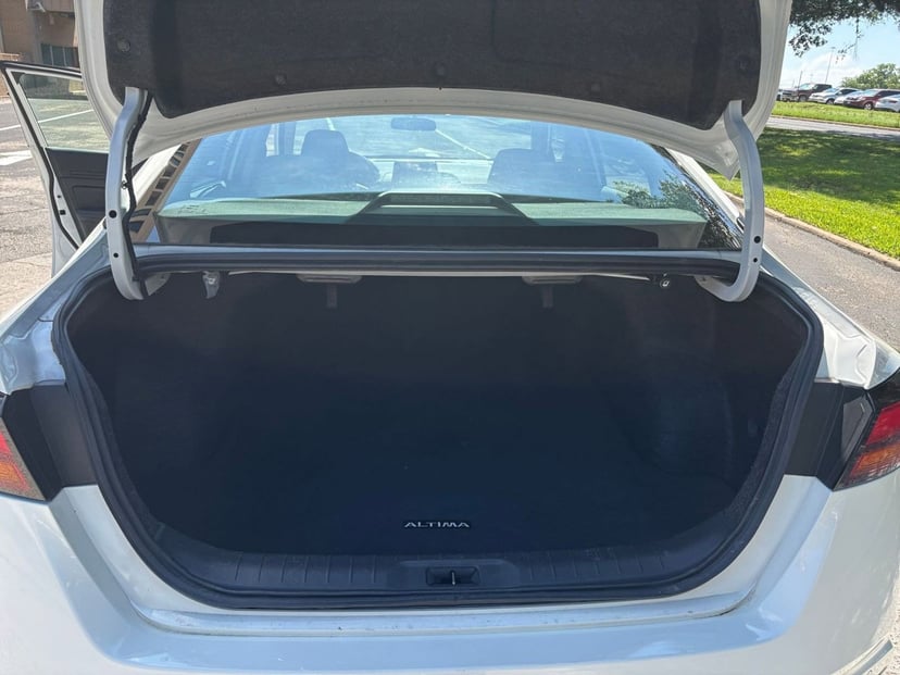 2025 Nissan Altima - Image 26