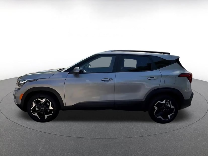 2025 Kia Seltos - Image 8