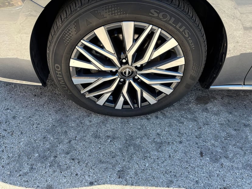 2025 Nissan Altima - Image 25