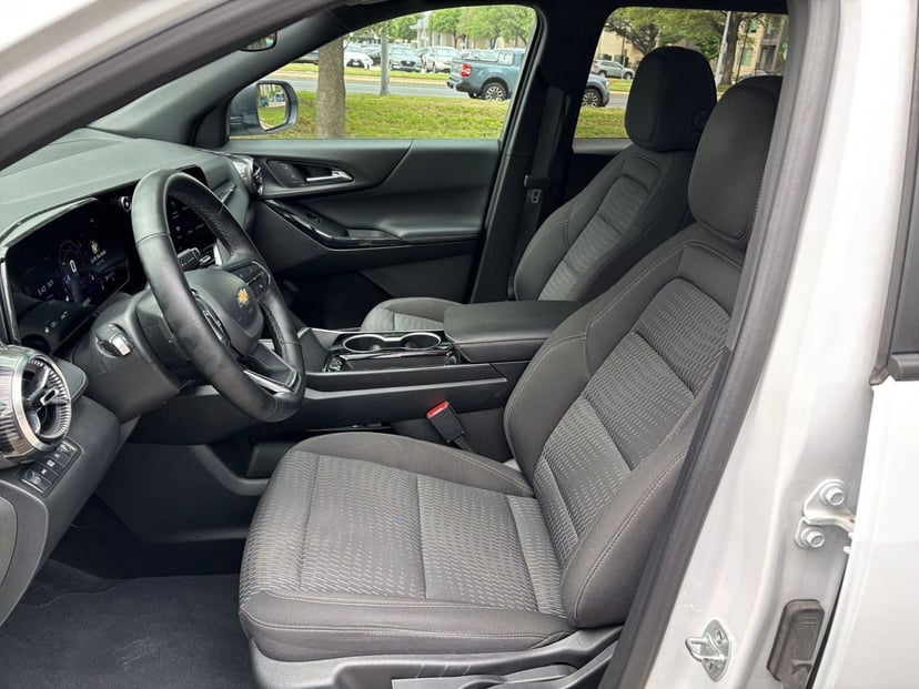 2025 Chevrolet Equinox - Image 31