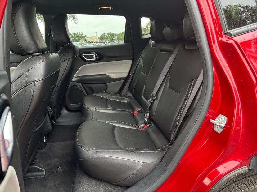 2025 Jeep Compass - Image 21