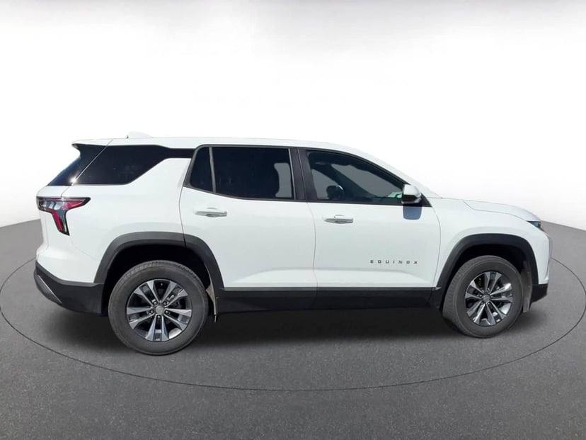 2025 Chevrolet Equinox - Image 12