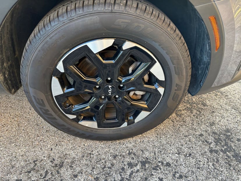 2024 Kia Sorento - Image 25