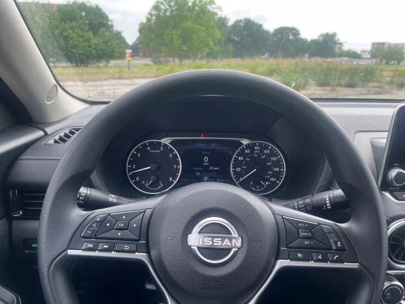 2025 Nissan Sentra - Image 32