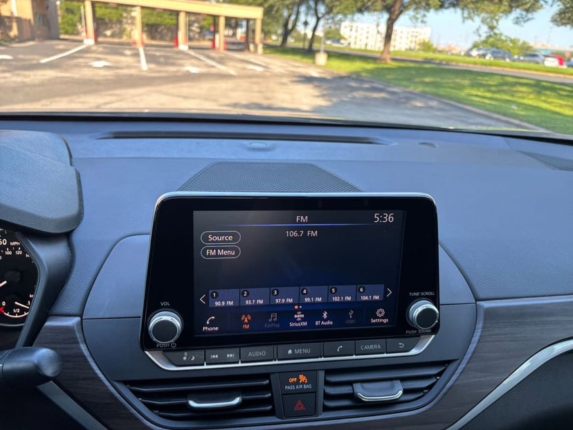 2025 Nissan Altima - Image 17