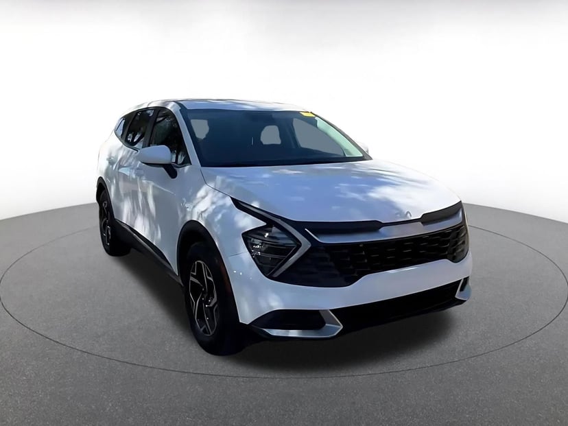 2025 Kia Sportage - Image 3