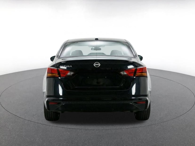 2025 Nissan Altima - Image 6