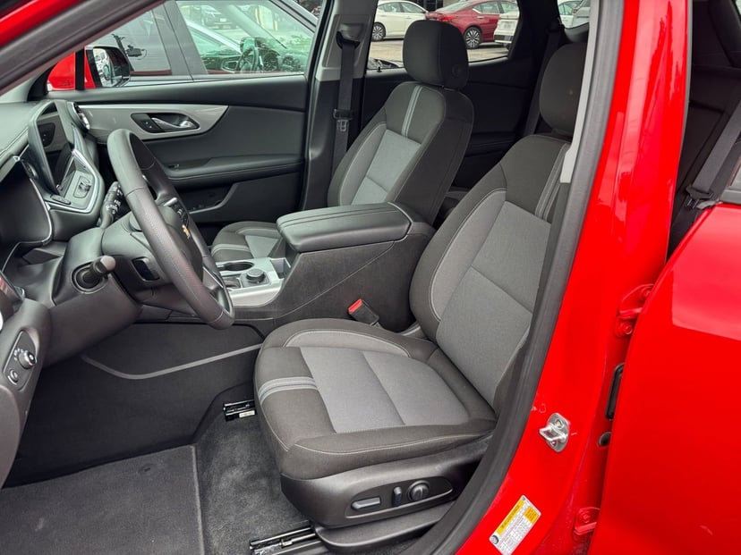 2025 Chevrolet Blazer - Image 31