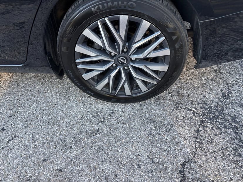 2025 Nissan Altima - Image 25