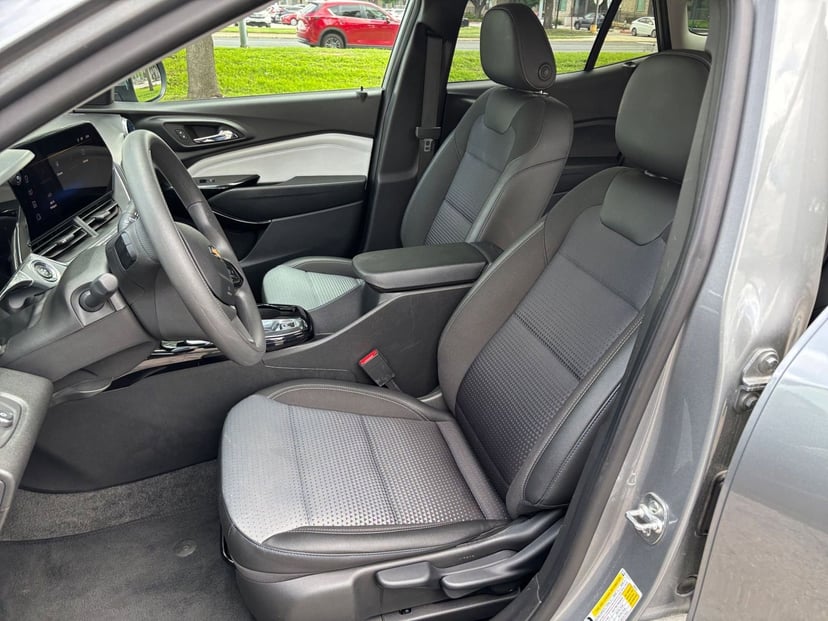2025 Chevrolet Trax - Image 31
