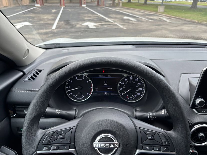 2025 Nissan Sentra - Image 29